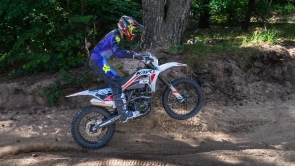 KAYO K5 300 ENDURO w terenie