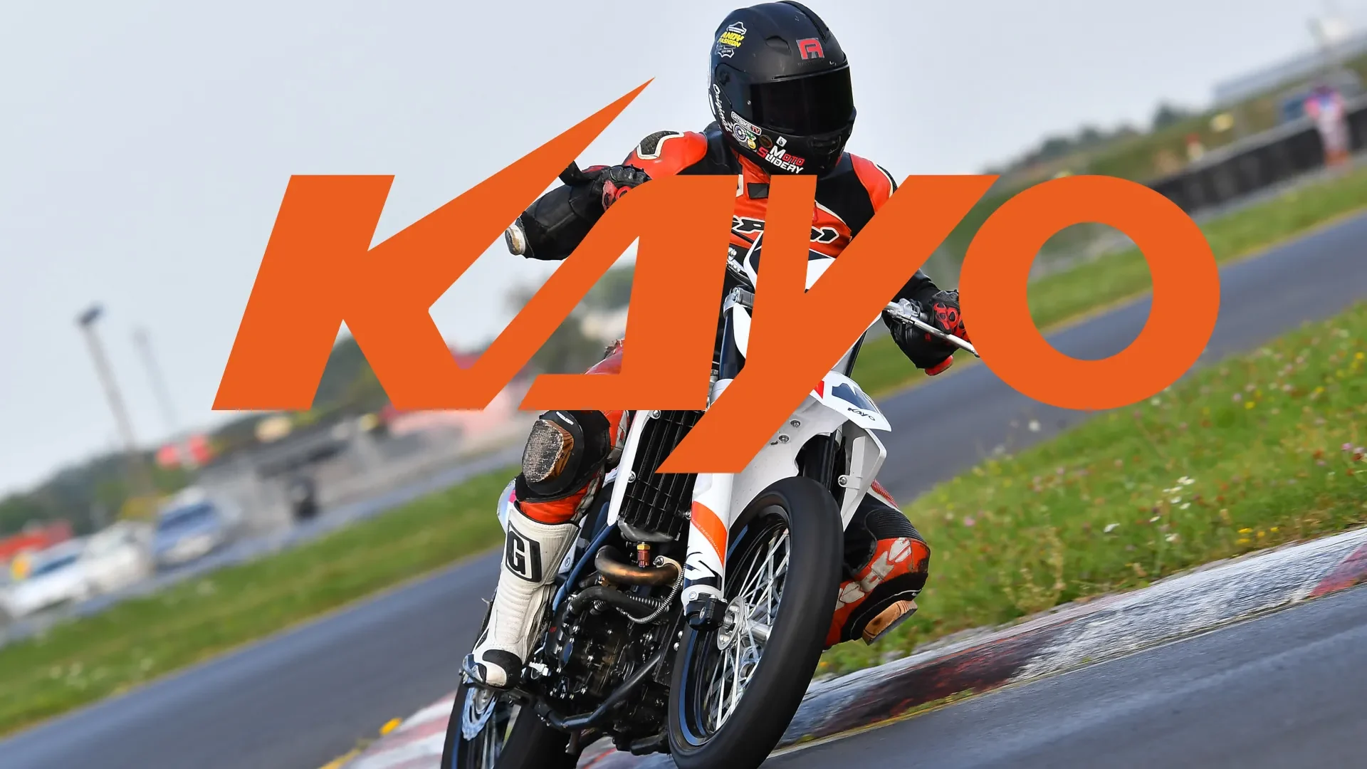 KAYO K5 300 SM na torze