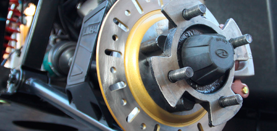 LINHAI UTV 650 T-BOSS EPS, Hamulce