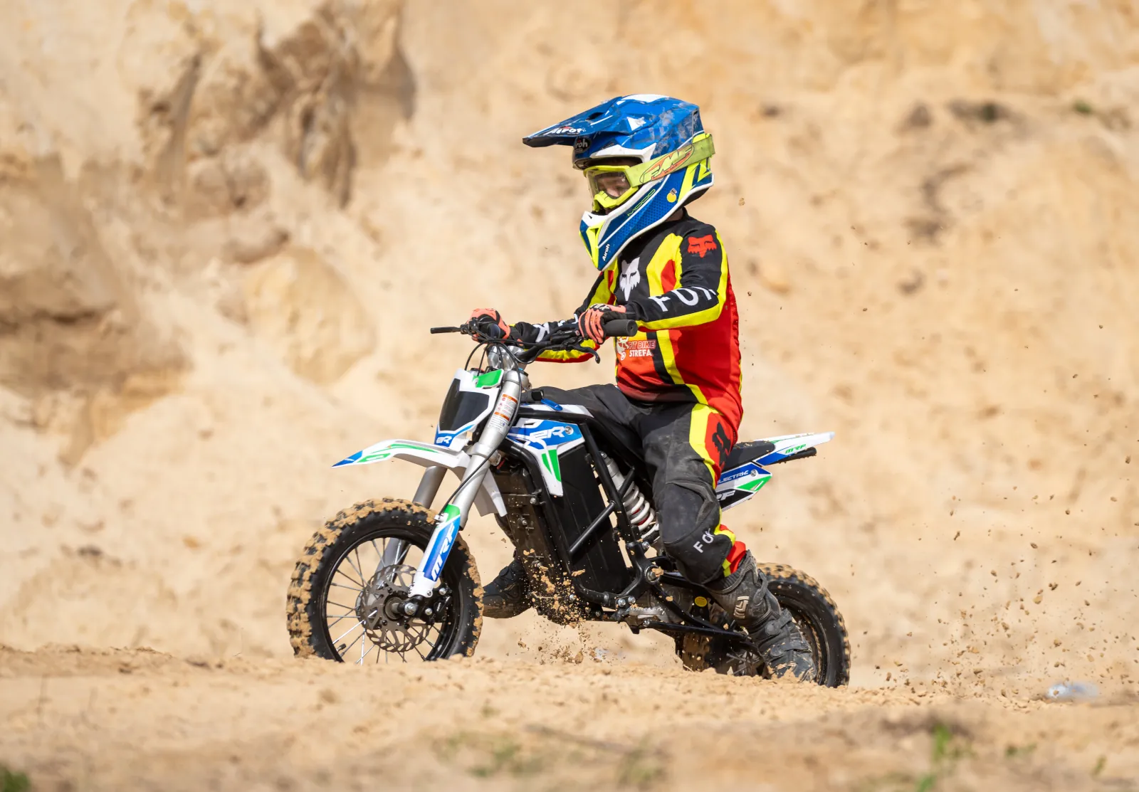 Pit Bike MRF eR 1.6 MX w terenie