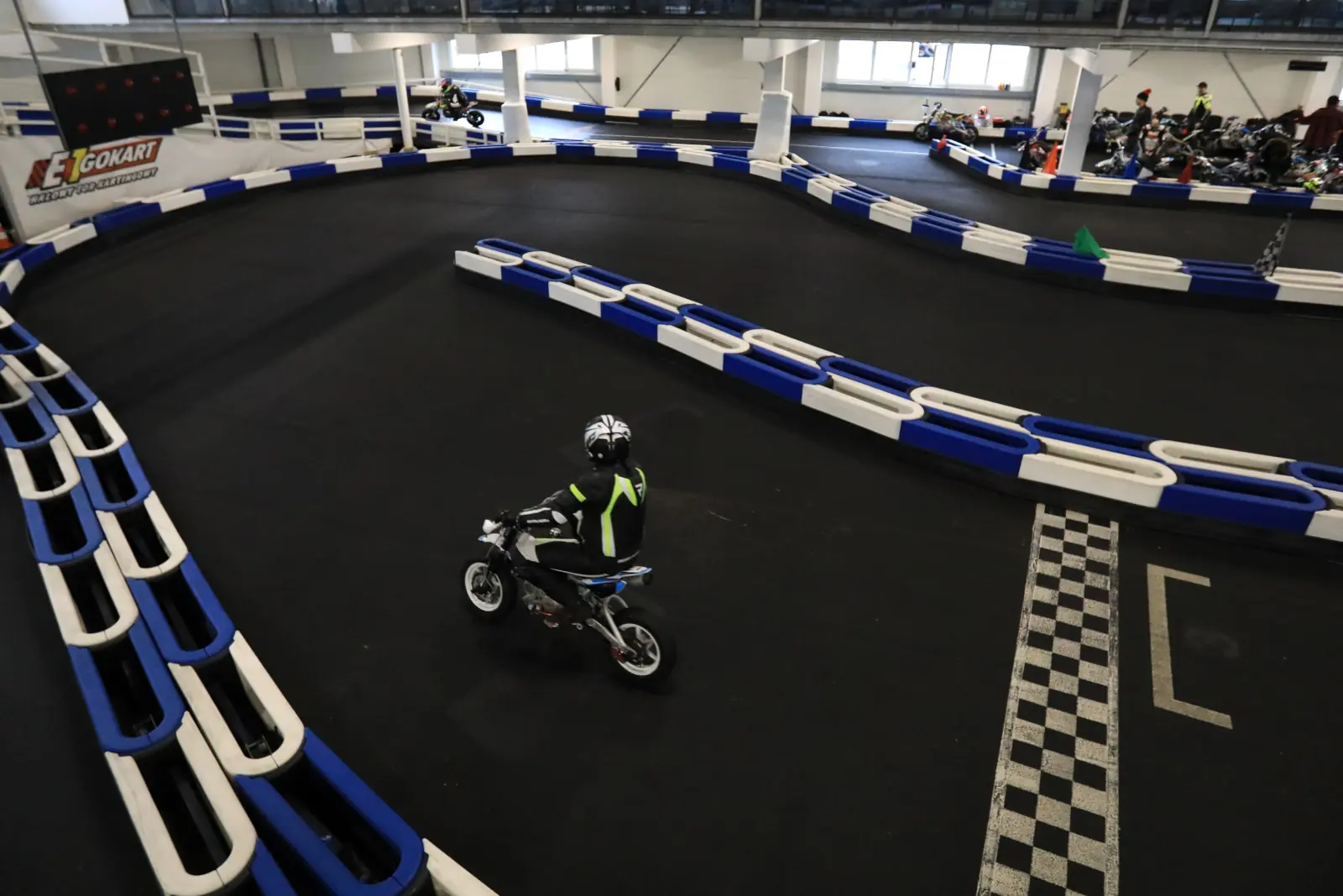 MRF 140 SM na torze